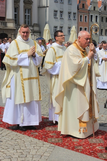 Miejska procesja eucharystyczna w Legnicy