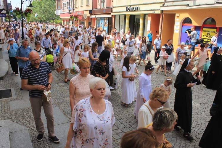 Miejska procesja eucharystyczna w Legnicy