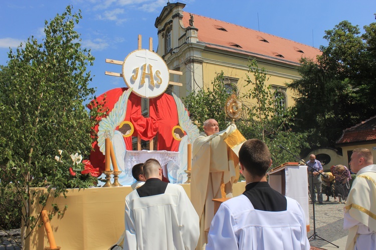 Miejska procesja eucharystyczna w Legnicy