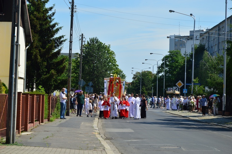Procesja Bożego Ciała w parafii pw. NMP Bolesnej we Wrocławiu-Różance
