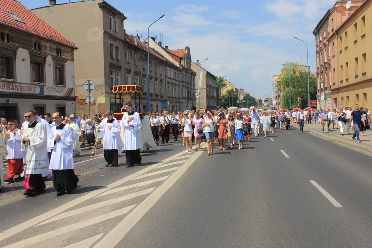 Miejska procesja eucharystyczna w Legnicy