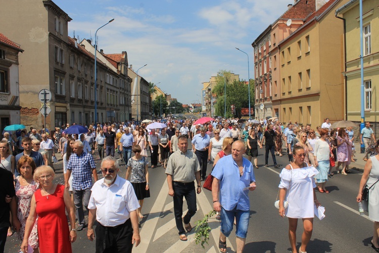 Miejska procesja eucharystyczna w Legnicy