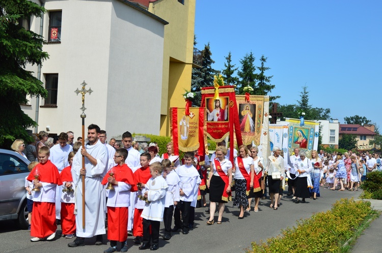 Procesja Bożego Ciała w parafii pw. NMP Bolesnej we Wrocławiu-Różance