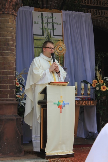 Miejska procesja eucharystyczna w Legnicy