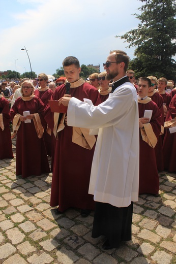 Miejska procesja eucharystyczna w Legnicy