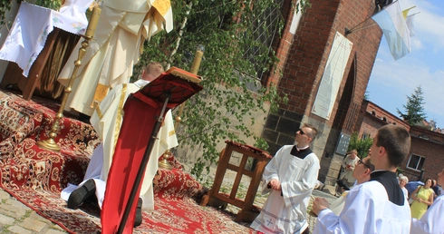 Miejska procesja eucharystyczna w Legnicy