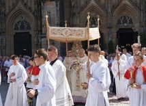 Procesja euchartystyczna wyruszyła spod świdnickiej katedry.