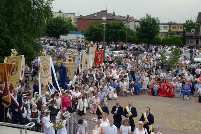 Pełne folkloru Boże Ciało w Opocznie