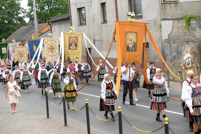 Pełne folkloru Boże Ciało w Opocznie