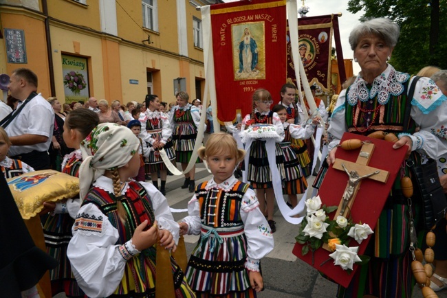 Pełne folkloru Boże Ciało w Opocznie