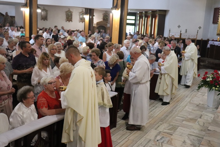 Procesja Bożego Ciała w parafii pw. Andrzeja Apostoła we Wrocławiu-Stabłowicach