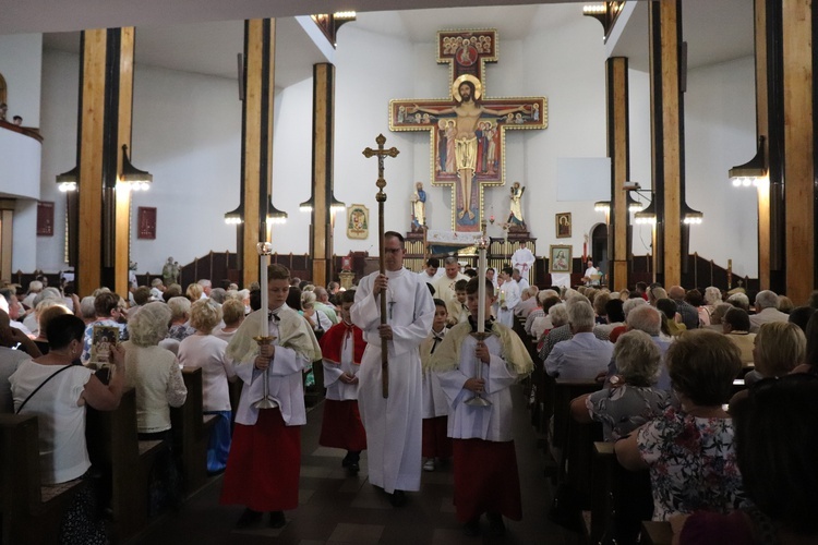 Procesja Bożego Ciała w parafii pw. Andrzeja Apostoła we Wrocławiu-Stabłowicach