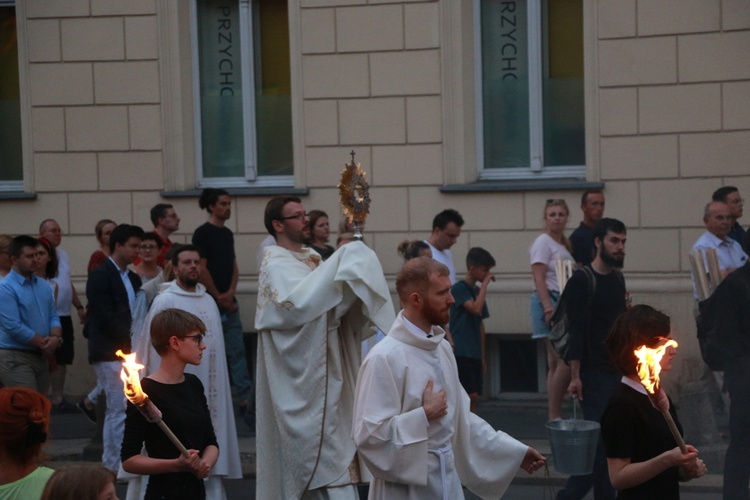 Akademicka procesja Bożego Ciała u dominikanów