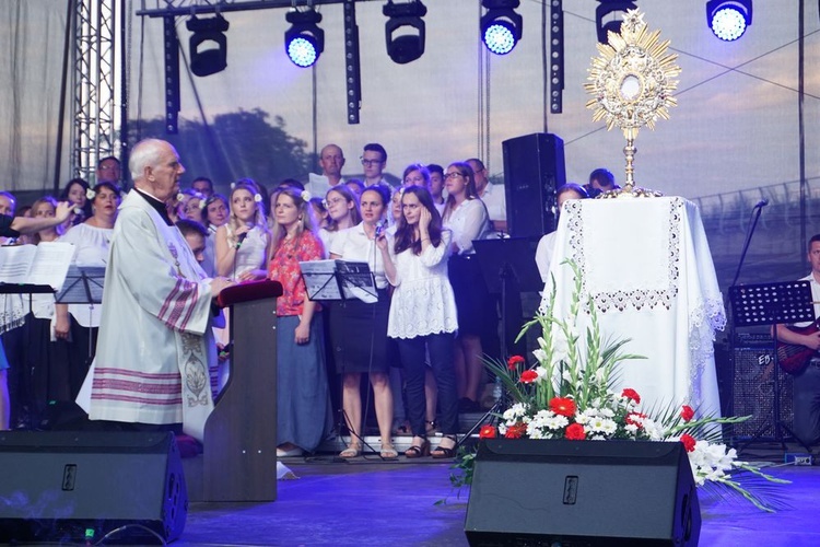 Koncert uwielbienia "Rozpalić serca"