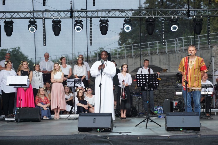 Koncert uwielbienia "Rozpalić serca"