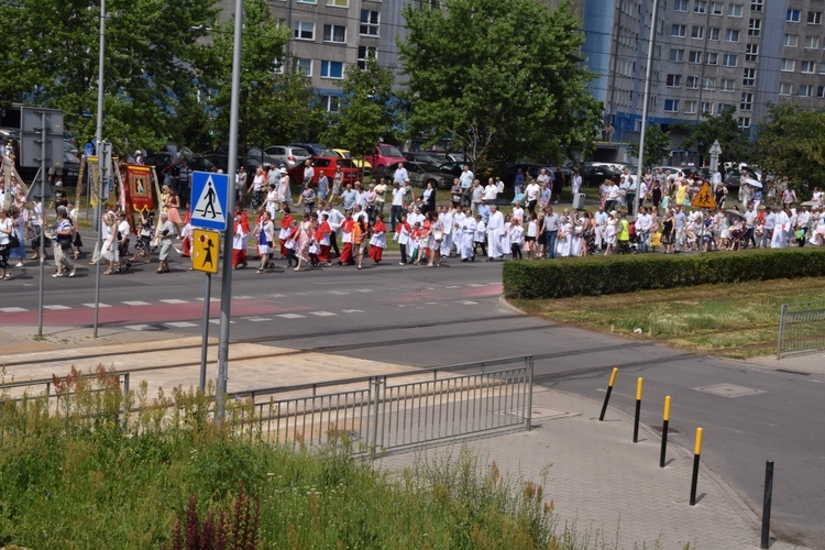 Międzyparafialna procesja Bożego Ciała z wrocławskiego Kozanowa na Pilczyce