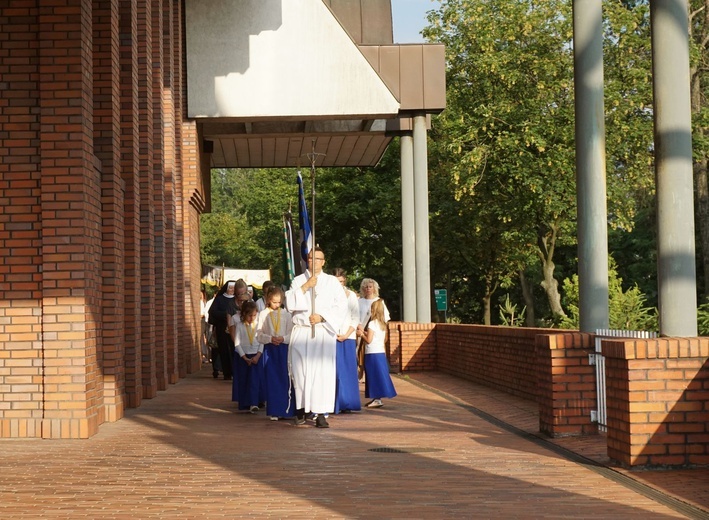 Konsekracja wdowy w kościele franciszkanów