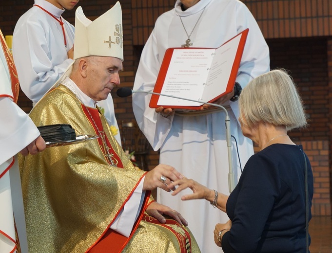 Konsekracja wdowy w kościele franciszkanów