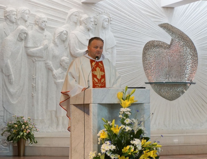 Konsekracja wdowy w kościele franciszkanów