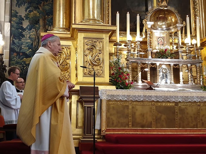 Rocznica święceń kapłańskich kard. Dziwisza, bp. Zająca i bp. Rakoczego