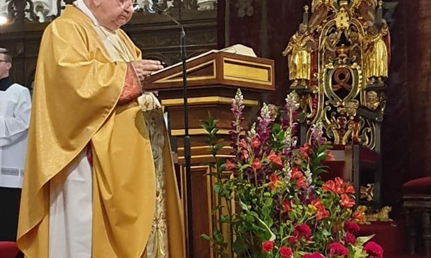 Rocznica święceń kapłańskich kard. Dziwisza, bp. Zająca i bp. Rakoczego