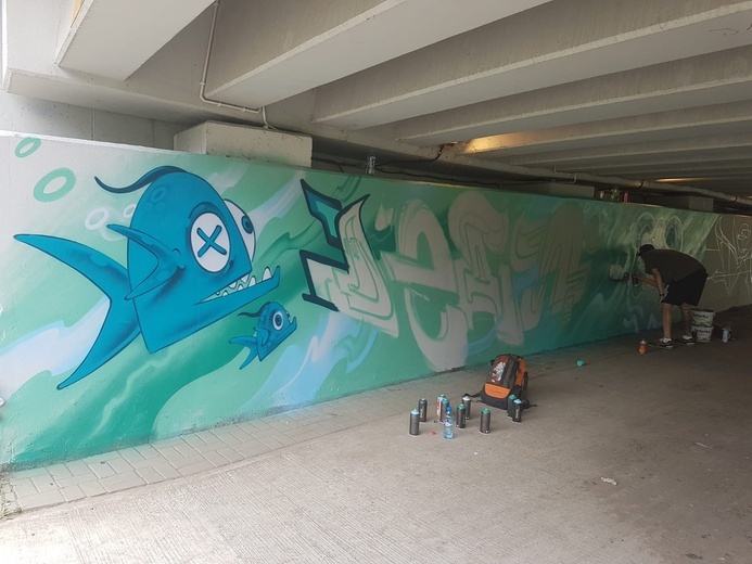 Rybnik: graffiti powstaje wzdłuż Nacyny na ul. Kotucza