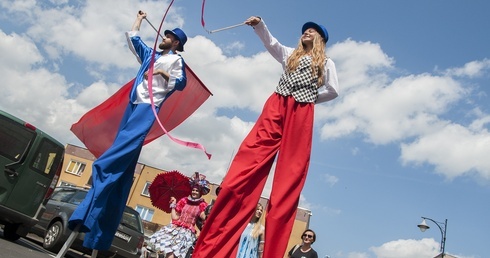 Ze sztuką w plener. Festiwal Teatrów Ulicznych w Drawsku Pomorskim