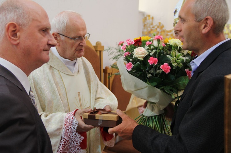 Bp Andrzej Jeż do nadzwyczajnych szafarzy Komunii św.: Nieście Go światu