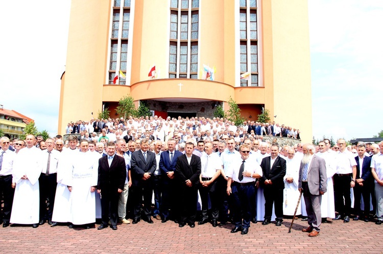 Tarnów. Nadzwyczajni szafarze Komunii św. w kościele bł. Karoliny