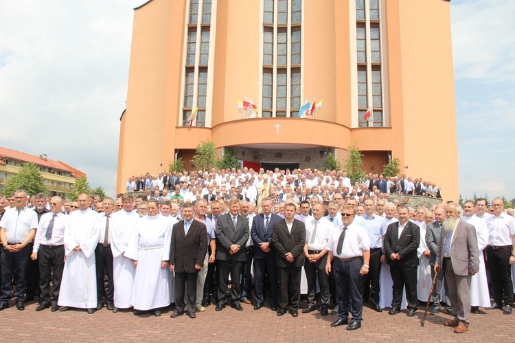 Tarnów. Nadzwyczajni szafarze Komunii św. w kościele bł. Karoliny