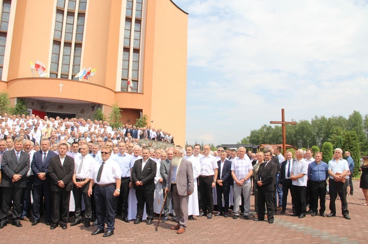 Tarnów. Nadzwyczajni szafarze Komunii św. w kościele bł. Karoliny