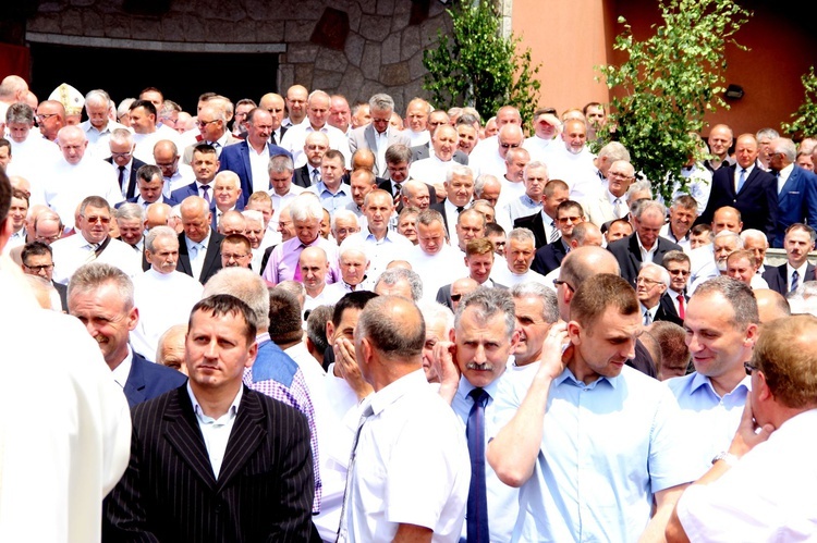 Tarnów. Nadzwyczajni szafarze Komunii św. w kościele bł. Karoliny