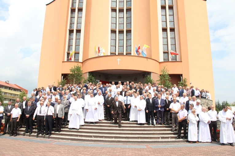 Tarnów. Nadzwyczajni szafarze Komunii św. w kościele bł. Karoliny