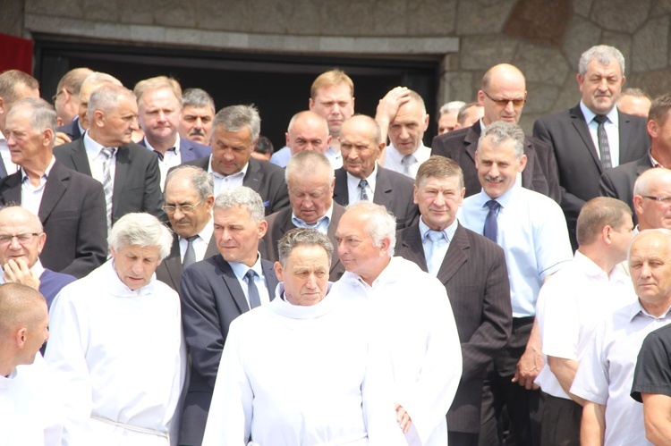 Tarnów. Nadzwyczajni szafarze Komunii św. w kościele bł. Karoliny