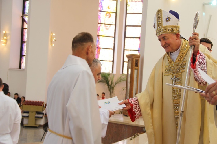 Tarnów. Nadzwyczajni szafarze Komunii św. w kościele bł. Karoliny