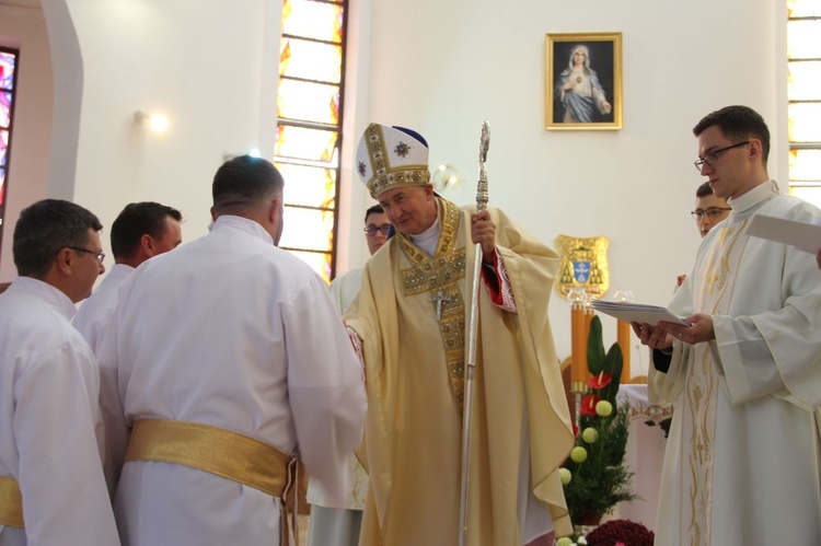 Tarnów. Nadzwyczajni szafarze Komunii św. w kościele bł. Karoliny