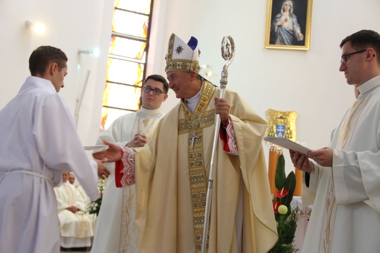 Tarnów. Nadzwyczajni szafarze Komunii św. w kościele bł. Karoliny