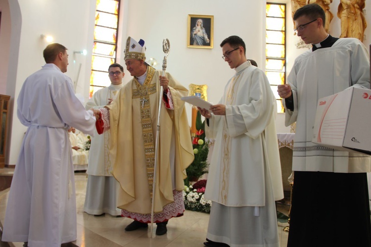 Tarnów. Nadzwyczajni szafarze Komunii św. w kościele bł. Karoliny