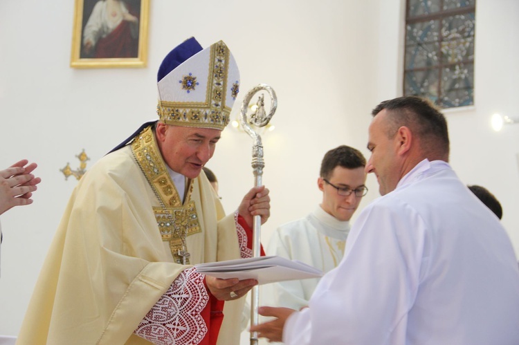 Tarnów. Nadzwyczajni szafarze Komunii św. w kościele bł. Karoliny