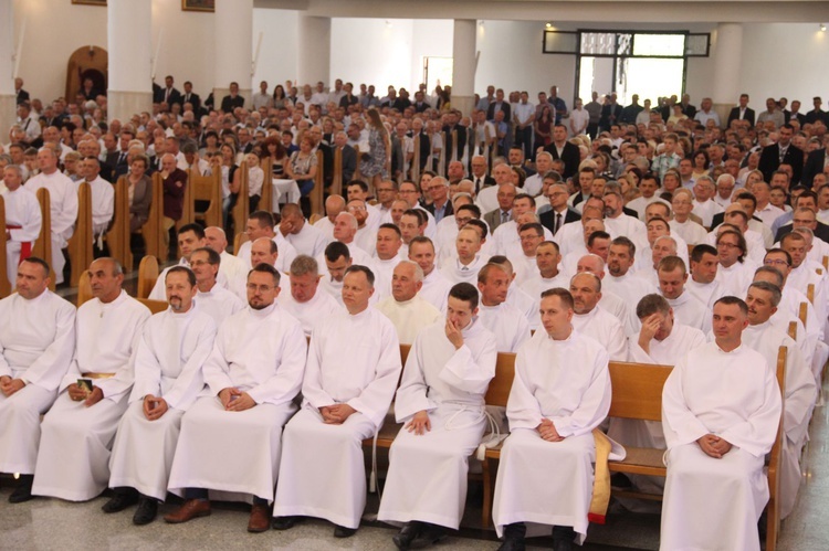 Tarnów. Nadzwyczajni szafarze Komunii św. w kościele bł. Karoliny
