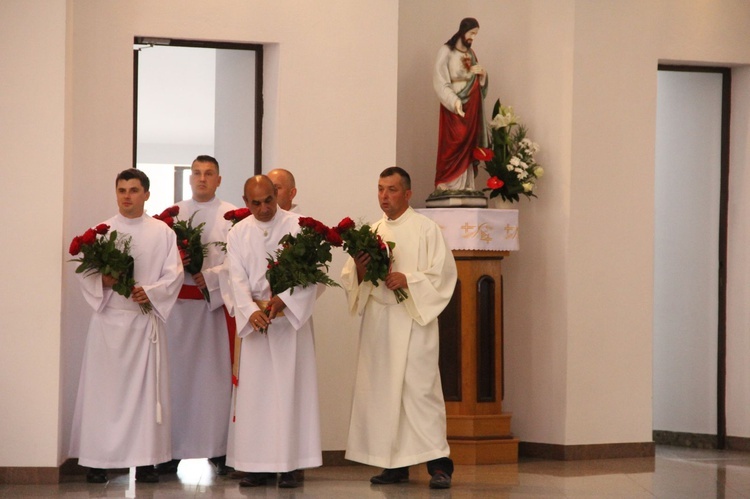 Tarnów. Nadzwyczajni szafarze Komunii św. w kościele bł. Karoliny