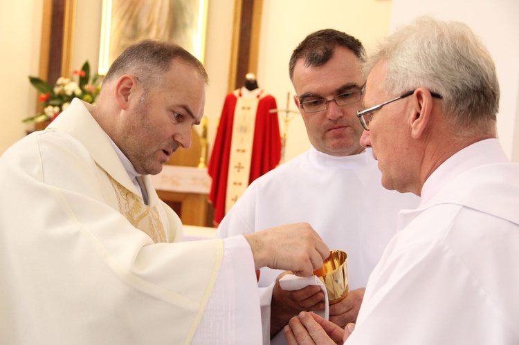 Tarnów. Nadzwyczajni szafarze Komunii św. w kościele bł. Karoliny