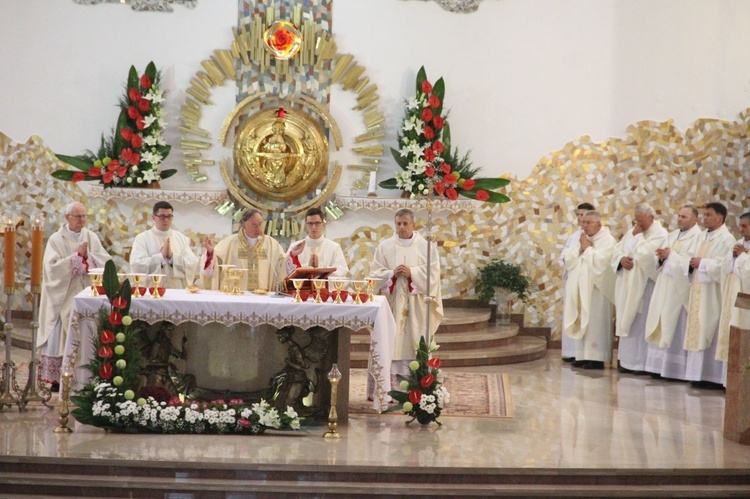 Tarnów. Nadzwyczajni szafarze Komunii św. w kościele bł. Karoliny