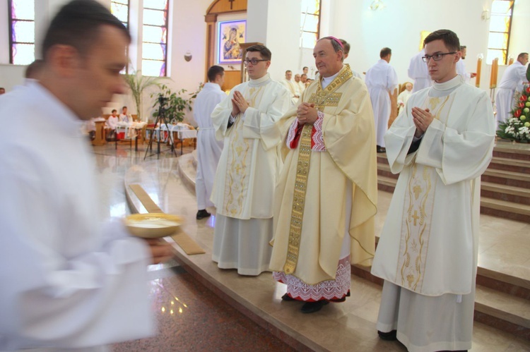 Tarnów. Nadzwyczajni szafarze Komunii św. w kościele bł. Karoliny