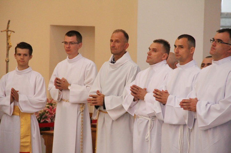 Tarnów. Nadzwyczajni szafarze Komunii św. w kościele bł. Karoliny