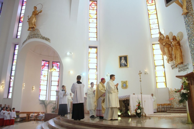 Tarnów. Nadzwyczajni szafarze Komunii św. w kościele bł. Karoliny