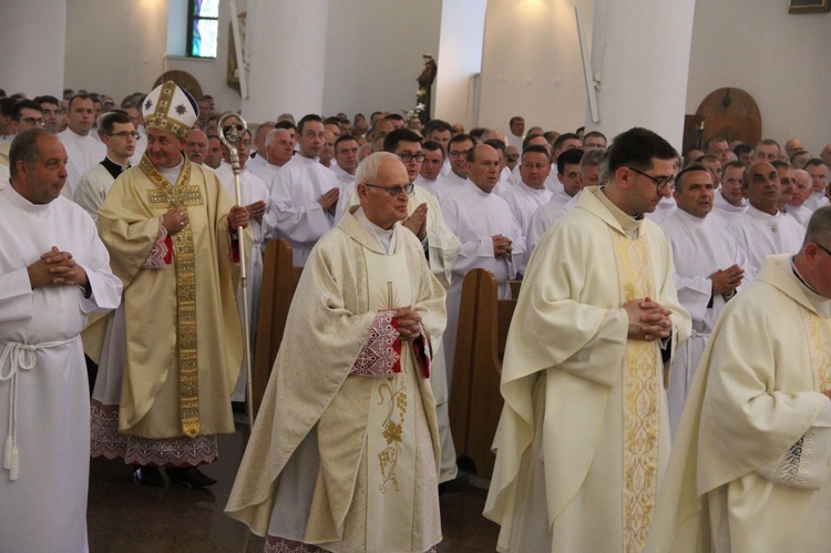 Tarnów. Nadzwyczajni szafarze Komunii św. w kościele bł. Karoliny