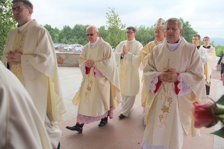 Tarnów. Nadzwyczajni szafarze Komunii św. w kościele bł. Karoliny