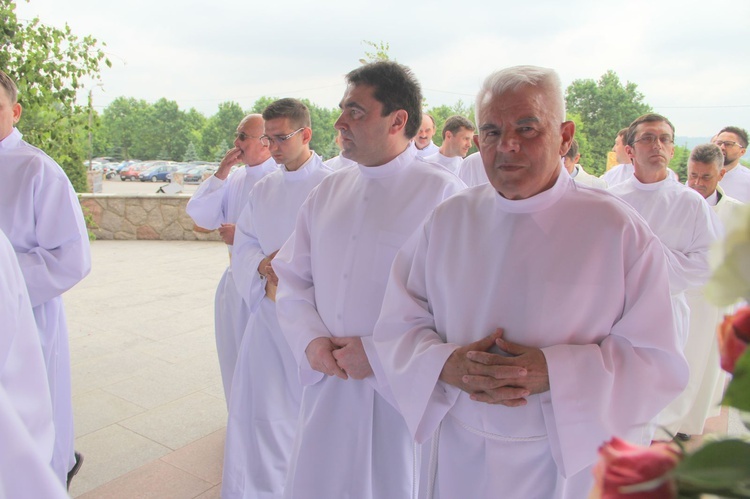 Tarnów. Nadzwyczajni szafarze Komunii św. w kościele bł. Karoliny