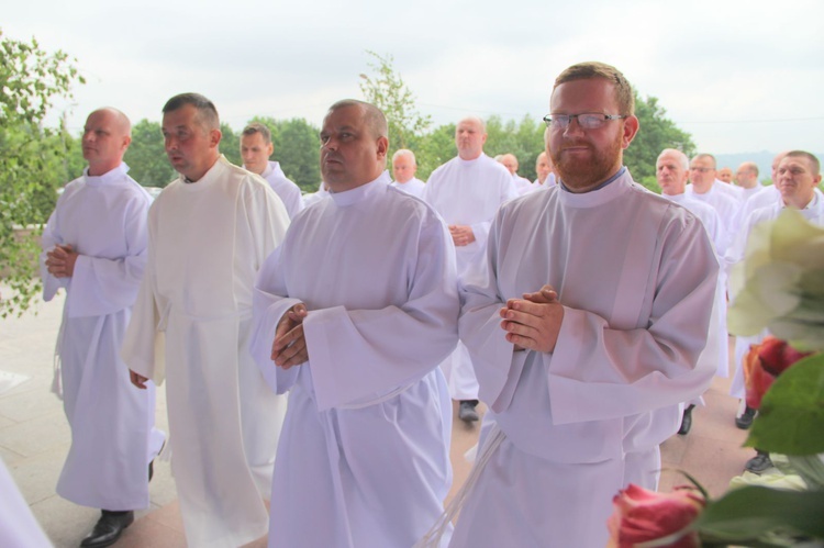 Tarnów. Nadzwyczajni szafarze Komunii św. w kościele bł. Karoliny